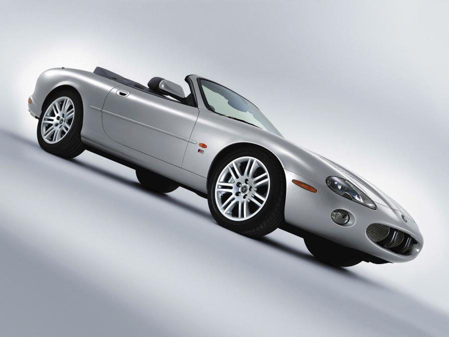  Jaguar XKR Convertible 2003 года  (фото 7 из 8)